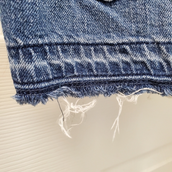 Gap denim distressed overall shorts size small - Picture 4 of 7